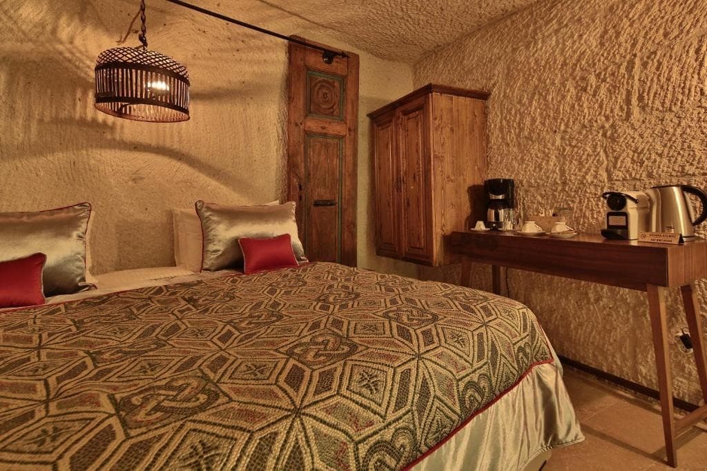 Nespresso machine and filter coffee in the bookable Deluxe King Suite at The Owl Cave Hotel, Göreme